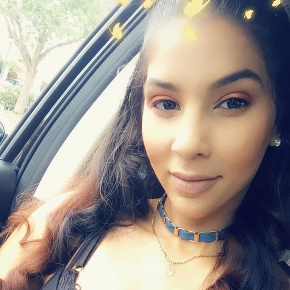 Meet your posher! - Picture 2 of 13